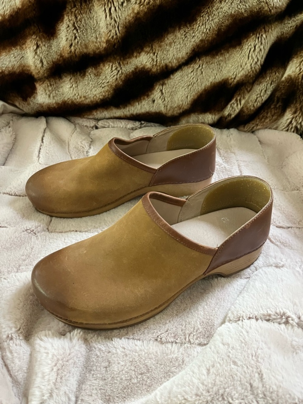 Dansco Brenna Tan Burnished Suede Clogs - 43 (12.5-13)
